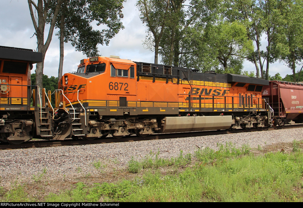 BNSF 6872